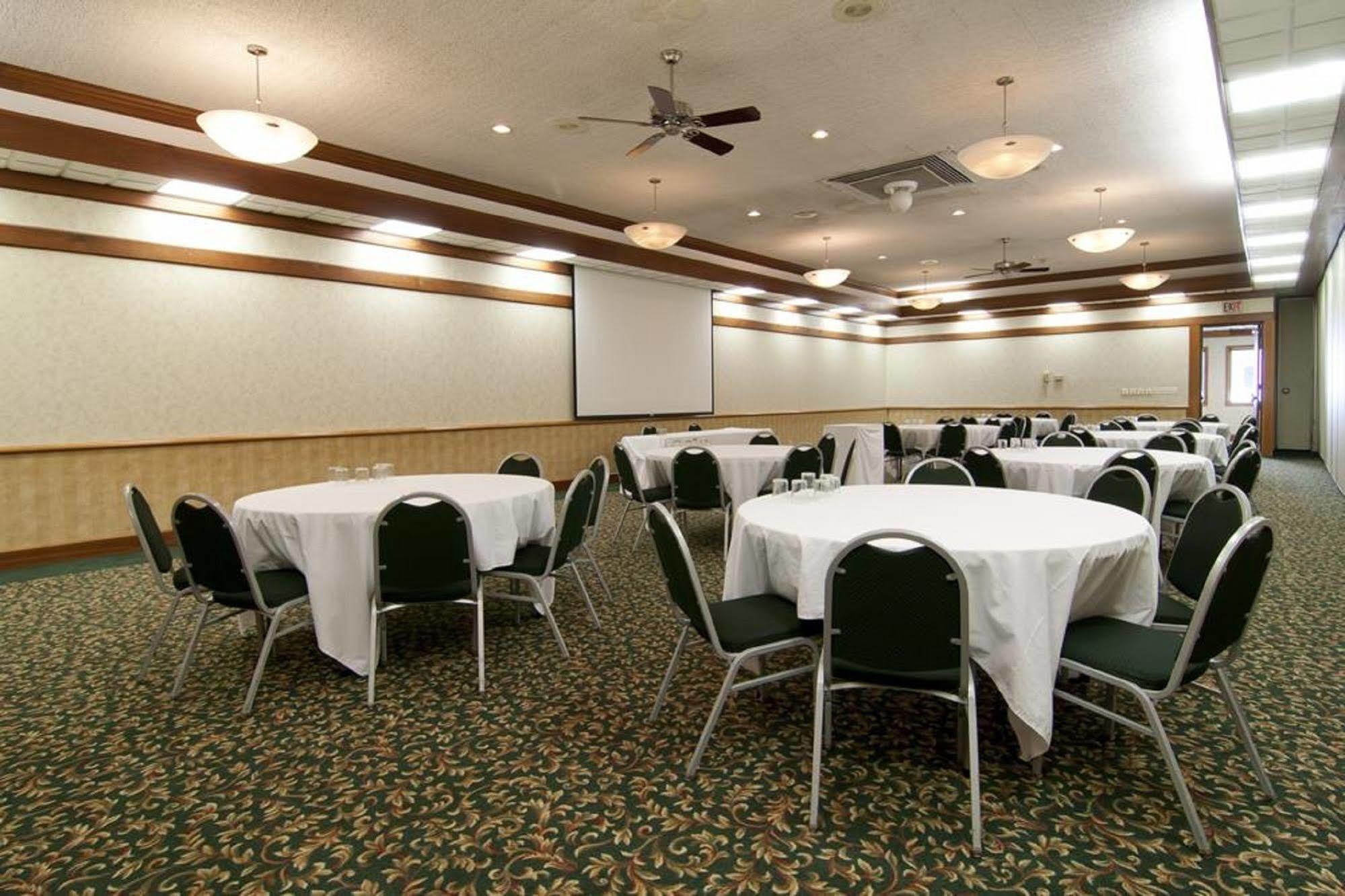 Norwood Inn & Suites Mankato North Mankato Luaran gambar